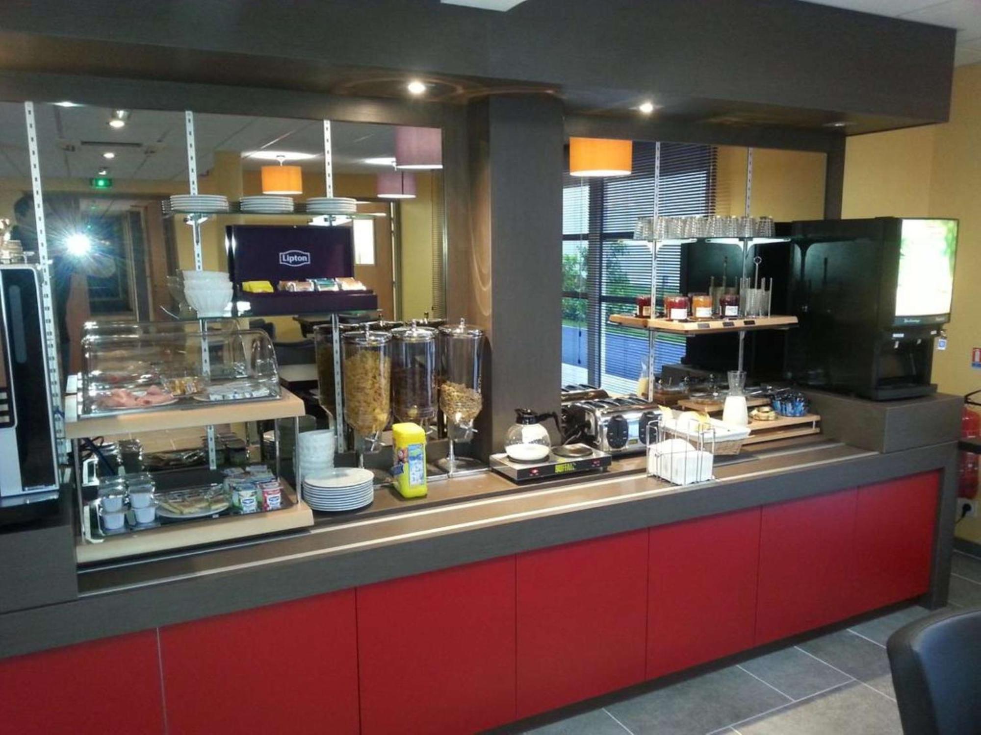 Brit Hotel Confort Villeneuve Sur Lot Bias  Esterno foto