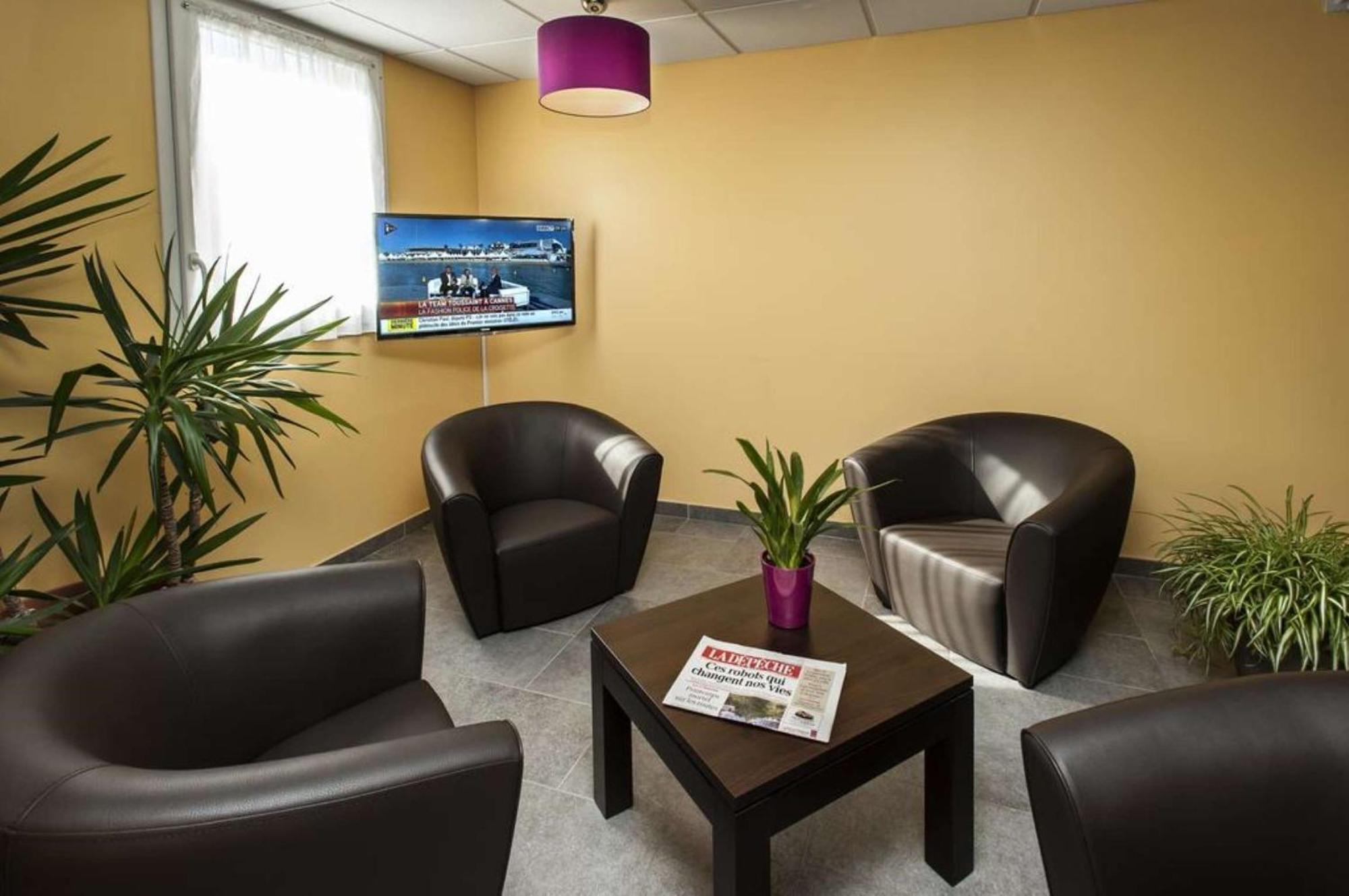 Brit Hotel Confort Villeneuve Sur Lot Bias  Esterno foto