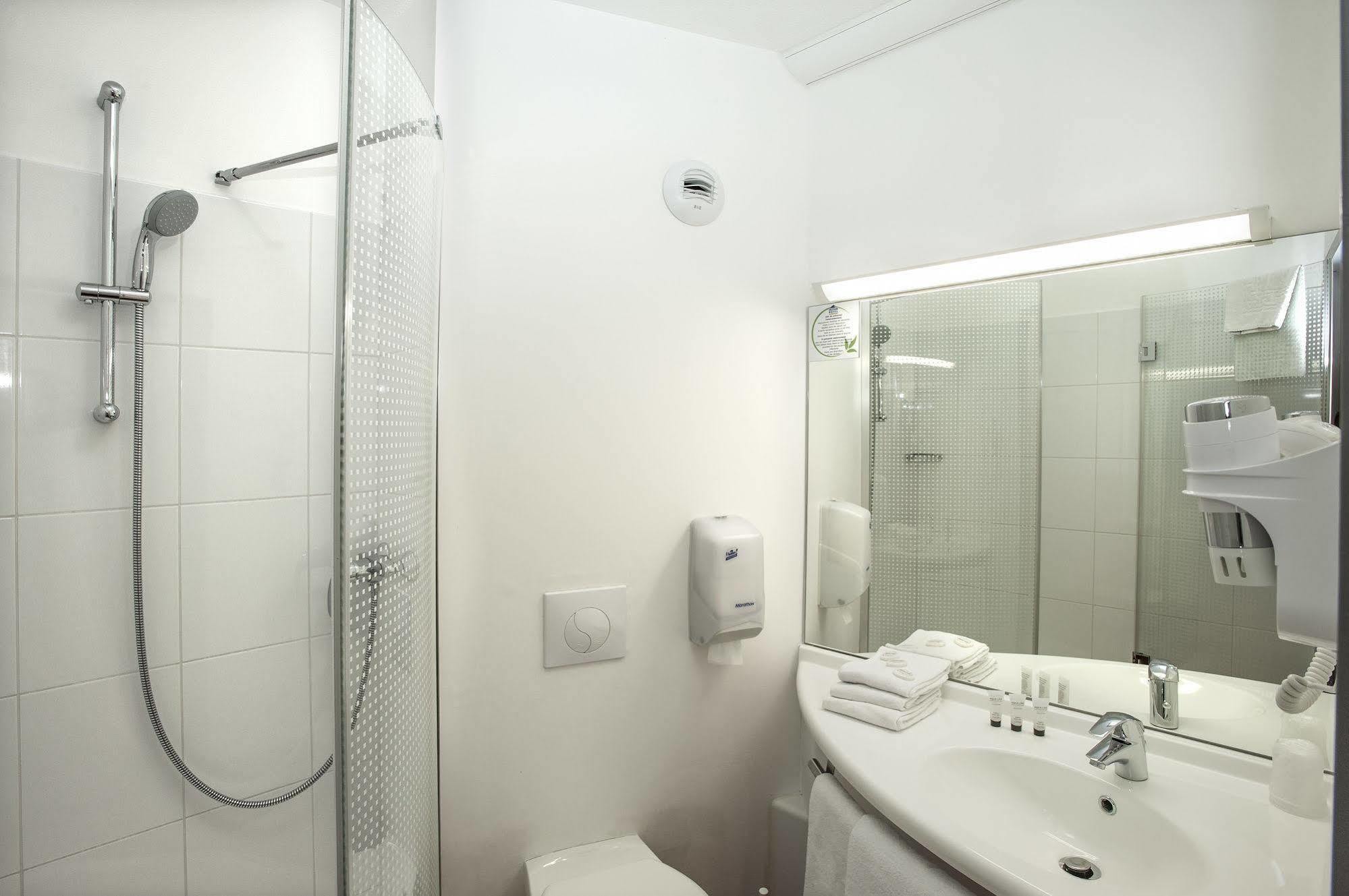 Brit Hotel Confort Villeneuve Sur Lot Bias  Esterno foto